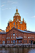 Helsinki - la Cattedrale di Uspenski (1868), la pi grande chiesa ortodossa d'Europa 